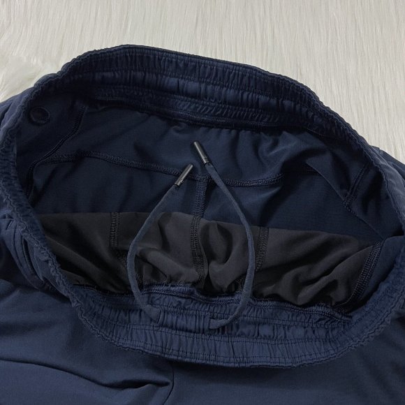 Lululemon Men's Size Medium Nautical Navy Blue‎ The Fundamental Shorts - Picture 5 of 9